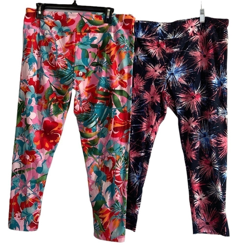 ❤️Bundle❤️ Of Two Pair Of Floral And Fireworks Plus Size Leggings